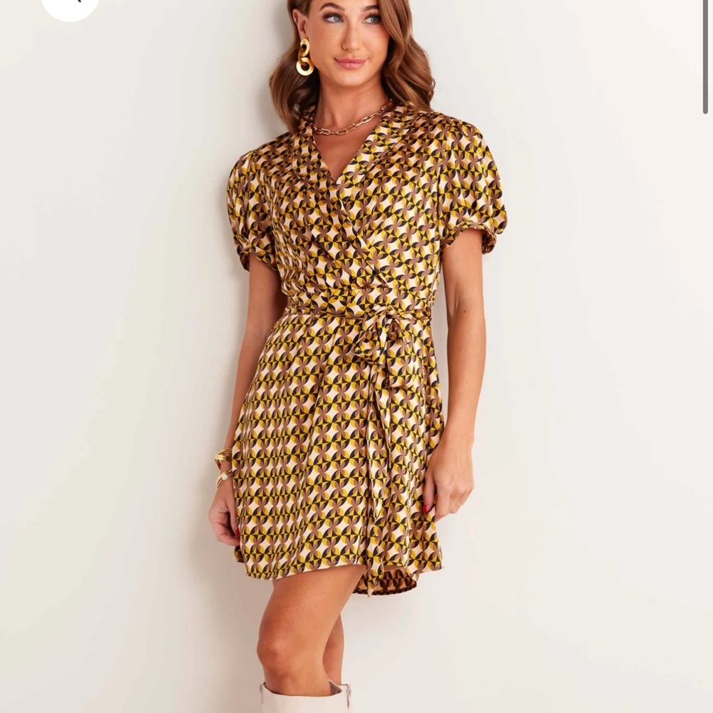 AVARA Geometric Pattern Dress in Yellow, Black and Brown
